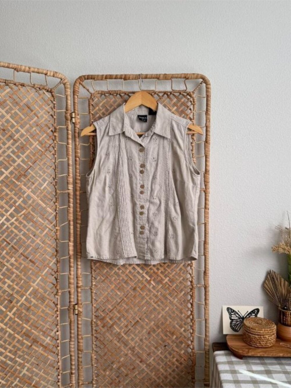 Vintage Linen Blend Pleated Eyelet Tank